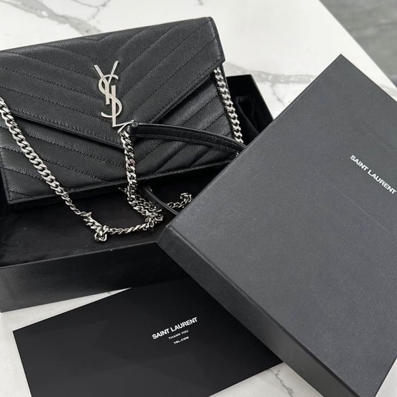 YSL Saint Lauren - Picture 3 of 6